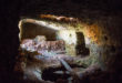 Antikythera w Grecji jaskinia więzienie