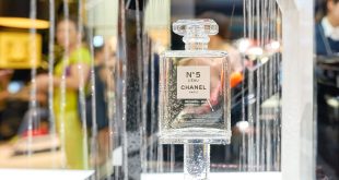 Chanel No. 5 L'Eau - Jest to lżejsza i bardziej świeża wersja klasycznego Chanel No. 5