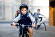 chłopiec na rowerze