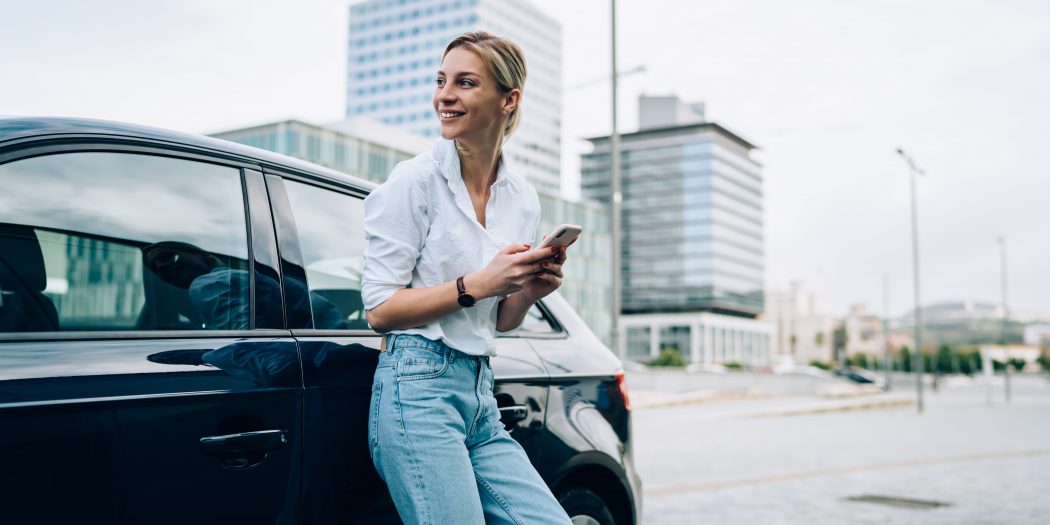 kobieta samochód strefa parkowania