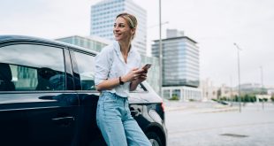 kobieta samochód strefa parkowania