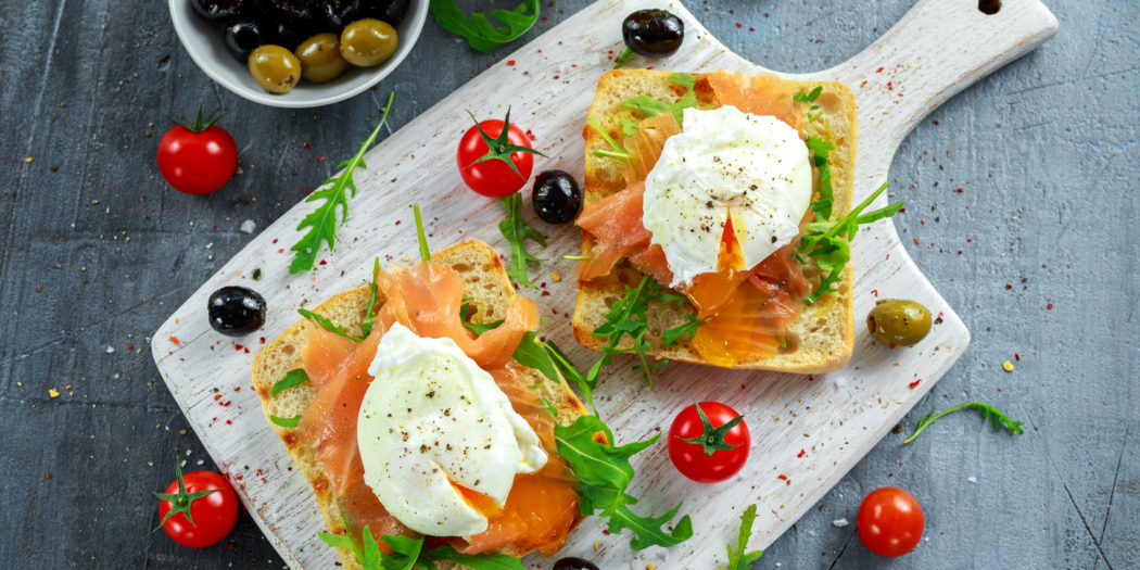 Jak ugotować jajko w koszulce?