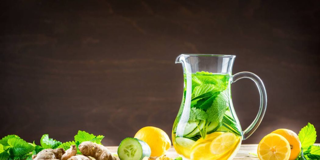 Karafki czy dzbanki - 5 pomysłów na elegancko podane napoje na Twoim stole