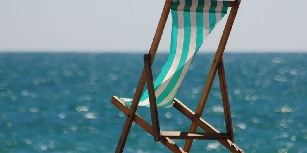 leżak na plaży