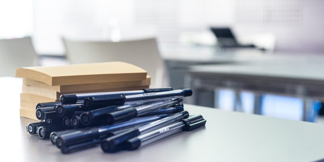 przybornik na biurko