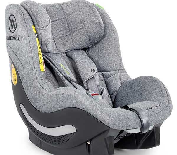 szary fotelik dziecięcy