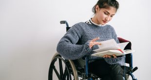 wózek inwalidzki kobieta