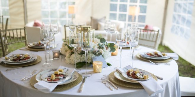 Elegancko zastawiony stół na wesele