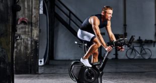 Trening na rowerze stacjonarnym