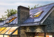 panele fotowoltaiczne na dachu nowoczesnego domu