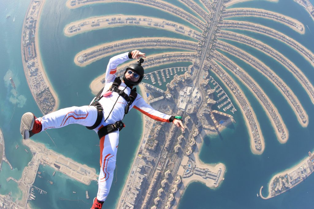 Dubaj, skok ze spadochronem