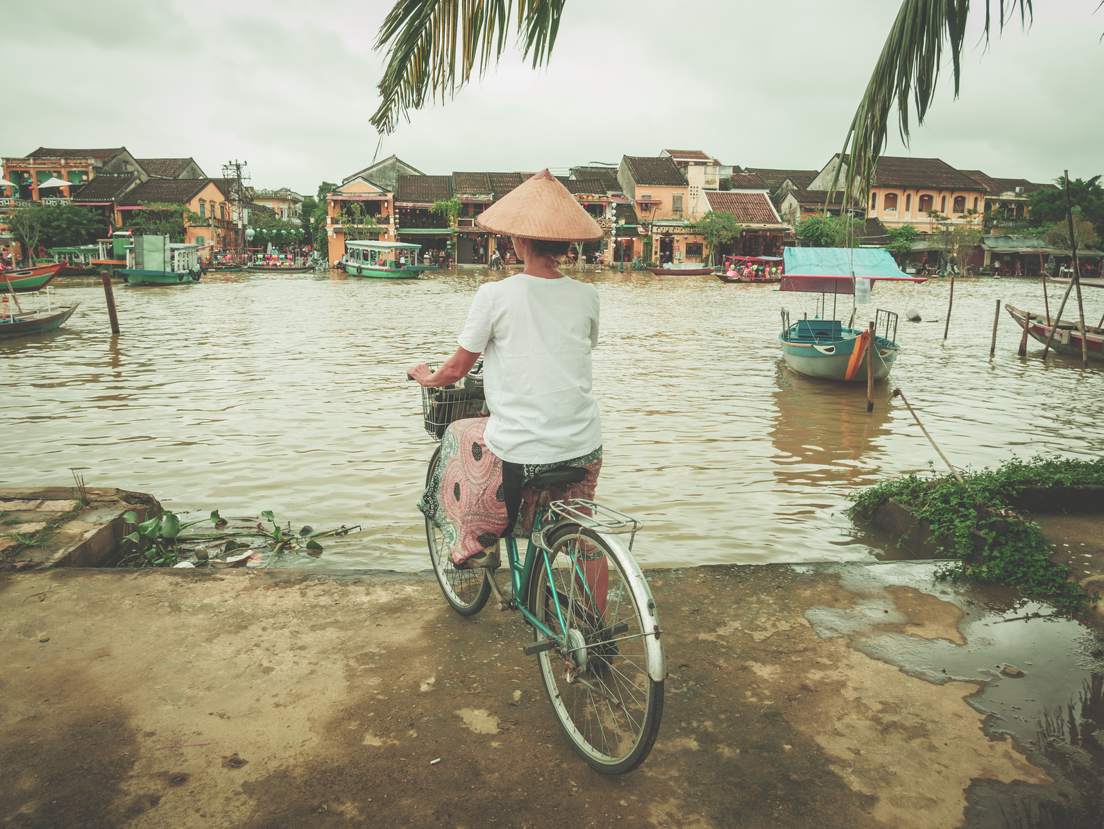 Wietnam kobieta na rowerze