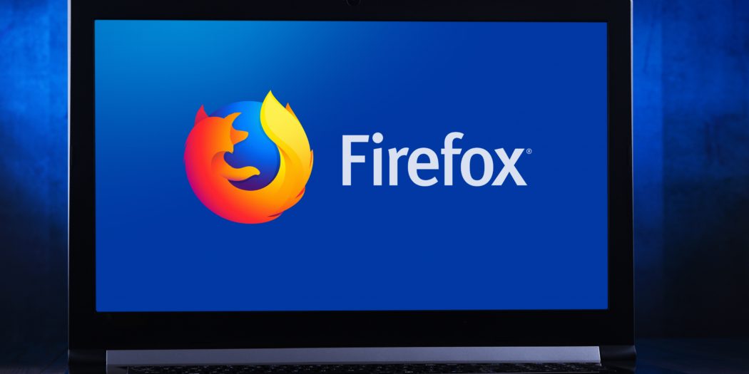 laptop z przeglądarką Mozilla Firefox