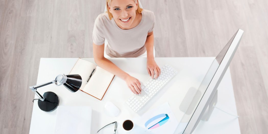 praca w biurze a uroda