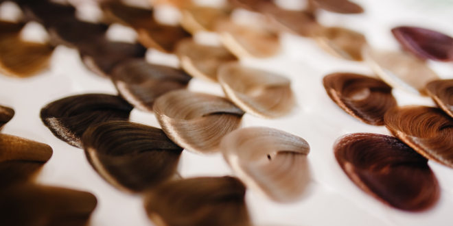 Chcesz mieć blond włosy, a nie wiesz, którą farbę wybrać? Koniecznie przeczytaj!