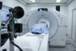 Czym różni się rezonans magnetyczny od tomografii komputerowej?